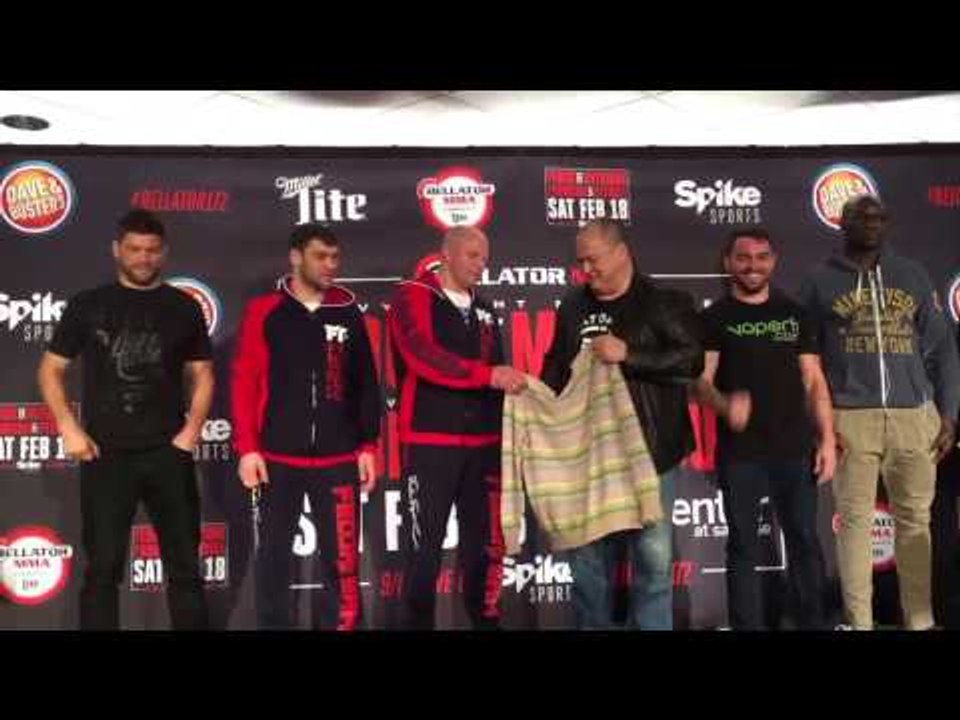 Fedor Emelianenko with the famous sweater - esnews bellator 172 mma