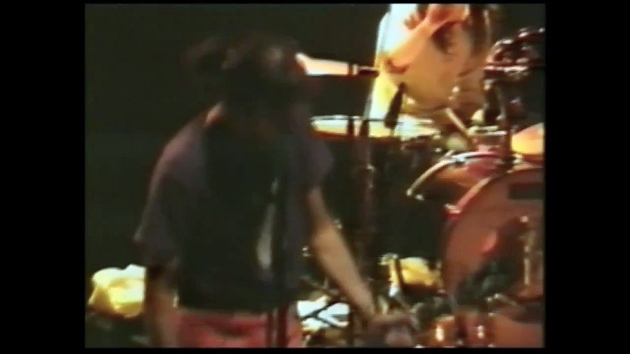 Nirvana - 1991-09-01 Rotterdam - 02 - Polly(720p_H.264-AAC)