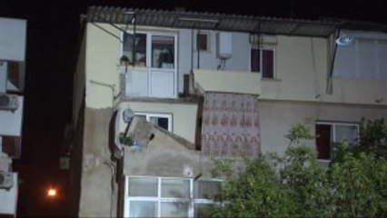 Üç Katlı Binanın Balkonu Çöktü: 2'si Ağır, 3 Yaralı
