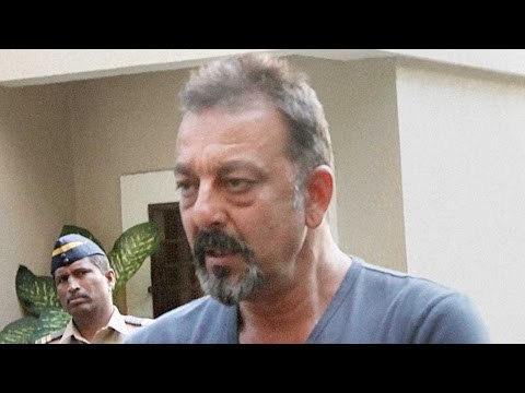 Sanjay Dutt on 30 days parole again for daughter's surgery
