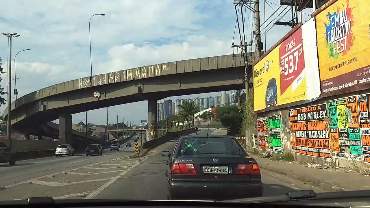 VOLKSWAGEN SANTANA 2.0 REBAIXADA ATE O CHÃO