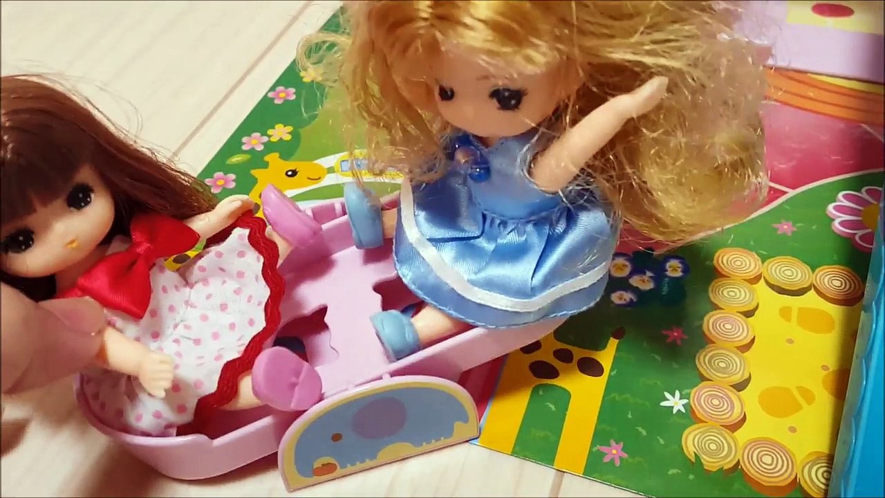 ミキちゃん マキちゃん くるりん すべり台ようちえん！りくくん あおいちゃんとすべり台で勝負したよ！ ❤ 公園 遊具 トイキッズ おもちゃ アニメ キッズ ごっこ 遊び 子供向け 人形 Toy