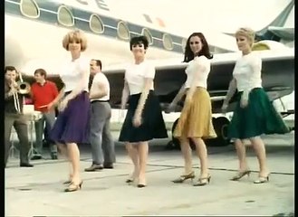 Les Parisiennes Il Fait Trop Beau Pour Travailler HQ