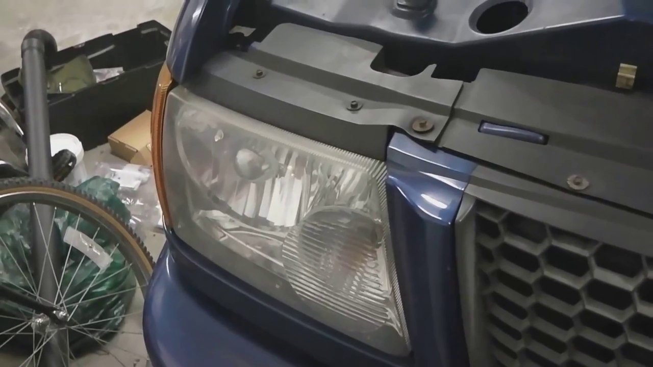 2001-2010 Ford Ranger Replace Headlight Bulbs (Mazda B Series)