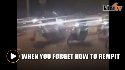 Mat Rempit causes pile-up at illegal street race