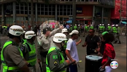 PM afasta capitão que agrediu estudante durante protesto em Goiânia