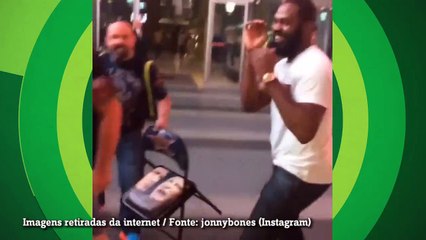 Jon Jones encontra Mike Tyson e tem até 'luta de boxe'