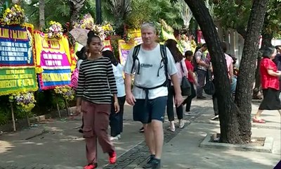 Warga Masih Antusias Lihat Karangan Bunga di Balai Kota