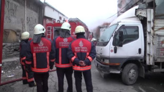 Istanbul'da Plastik Imalathanesinde Yangın