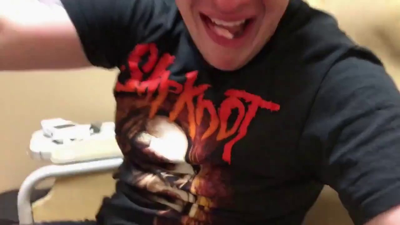 Sa réaction après son anesthésie est juste mythique... Tellement drole