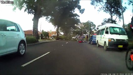 Quand la nature prend sa revanche sur l'homme : cycliste fauché par une branche