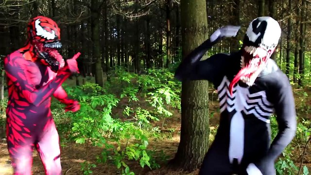 Frozen Elsa TURNS INTO VENOM!! w/ Spiderman Joker Anna Pink Spidergirl Kid School! Superhero Fun :)