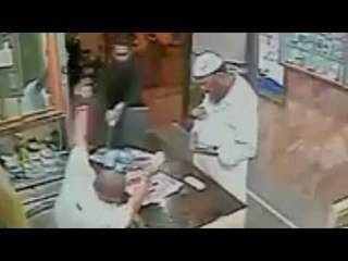 Handicapped shopkeeper attacked by sword in Mumbai