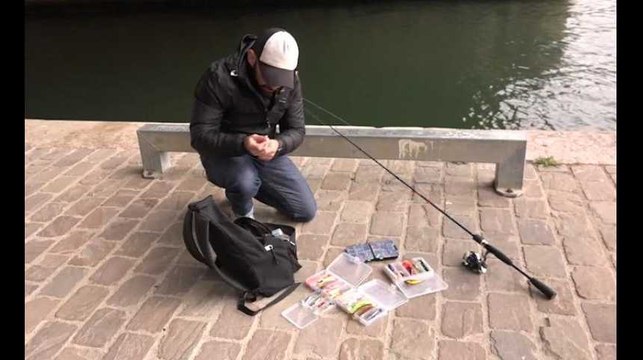 Il y a des gens qui pêchent en ville, et ils ont des codes bien à eux