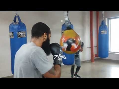 LAMONT PETERSON HITS AUQABAG IN PREPERATION FOR DAVID AVANESYAN FEB 18 EsNews Boxing