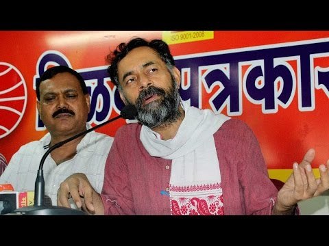 Yogendra Yadav claimed to be manhandled by Delhi Police