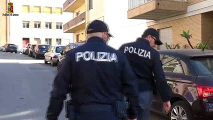 La polizia ferma giovane per tentato omicidio rivale in amore