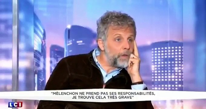 Stéphane Guillon blague sur le décès de la mère de Nicolas Dupont-Aignan... Un peu limite