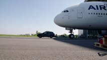 Un Porsche Cayenne tire un airbus A380 à Paris... Nouveau record du monde