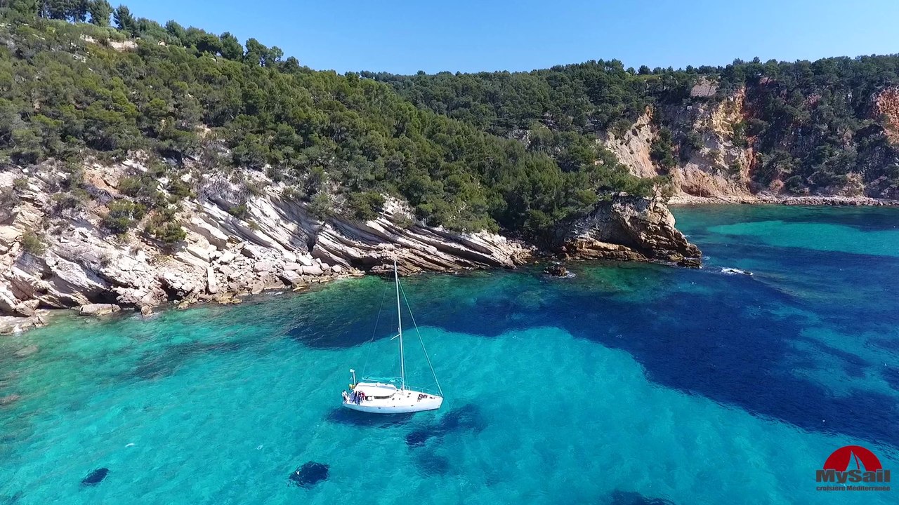 le Paradis c'est en bas dans les calanques - Voilier vs Drone