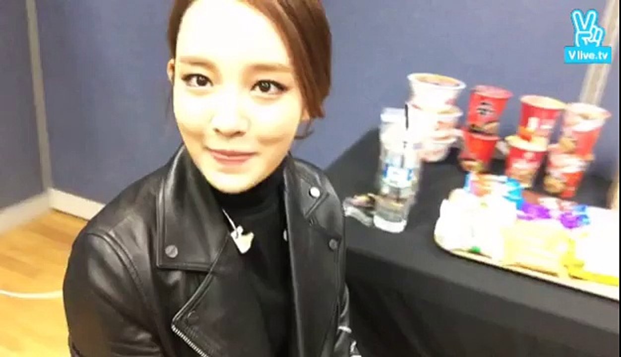 [V LIVE] YOUNHA's Broadcast[Dec 11, 2015]