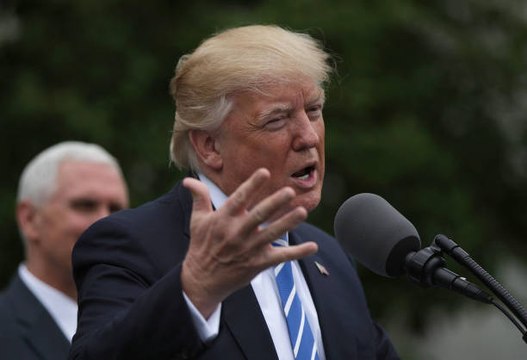 Donald Trump 'actively considering' breaking up Wall Street's biggest banks