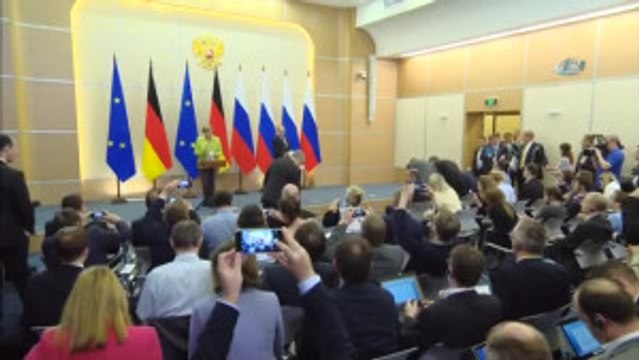 Putin, Angela Merkel'le Görüştü- Rusya Devlet Başkanı Vladimir Putin: - Kimyasal Silahların...