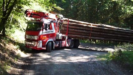 A-Real-Professional-Handles-His-Loaded-Semi-Trailer-Truck