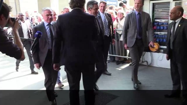 François Fillon très ému devant les parlementaires LR