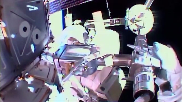 El retraso de la NASA con los trajes espaciales