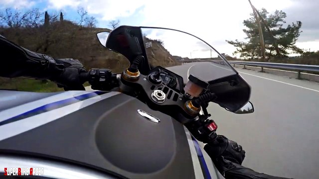 Yamaha R1 and Kawasaki Ninja Motorcycle Street Fight Riding-EXEqYuu