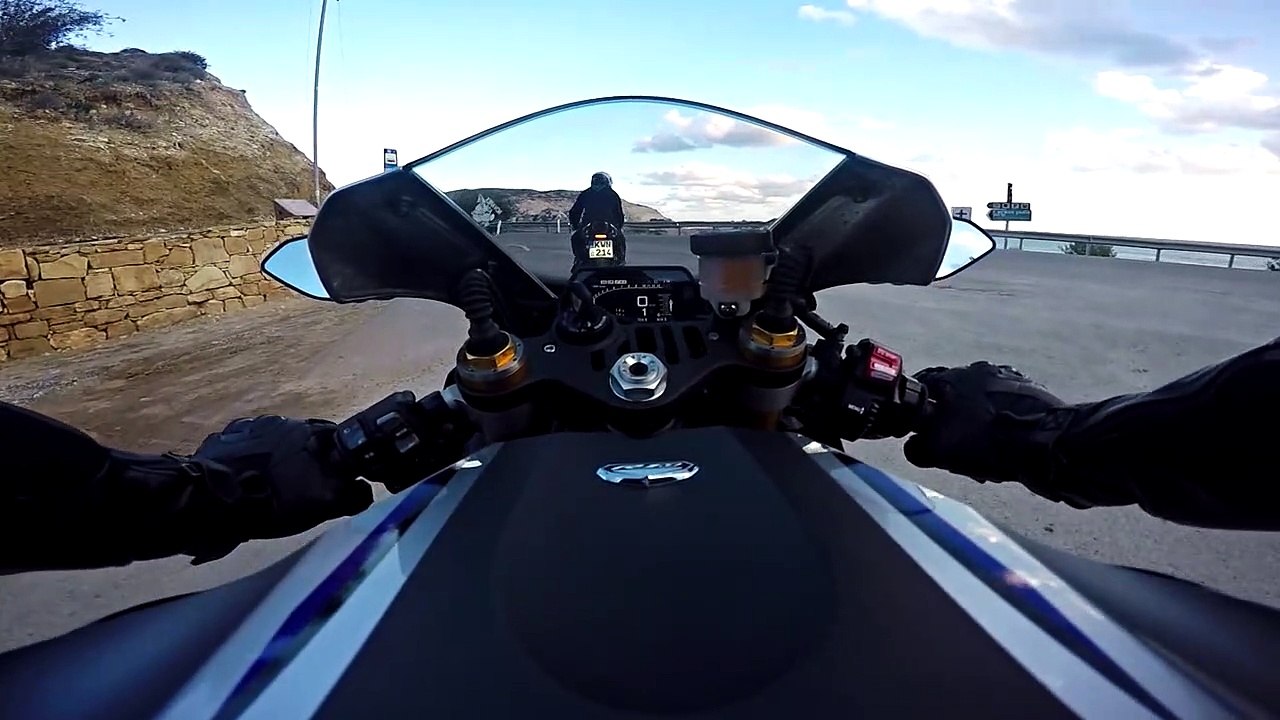 Yamaha R1m Sound & Vision Test Akrapovic Exhaust-R1