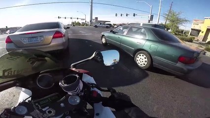 Pretty Girls Hiking In G STRINGS-i