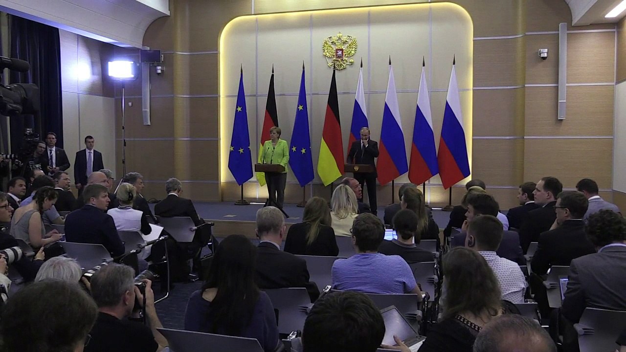 Merkel kritisiert die Lage von Minderheiten in Russland