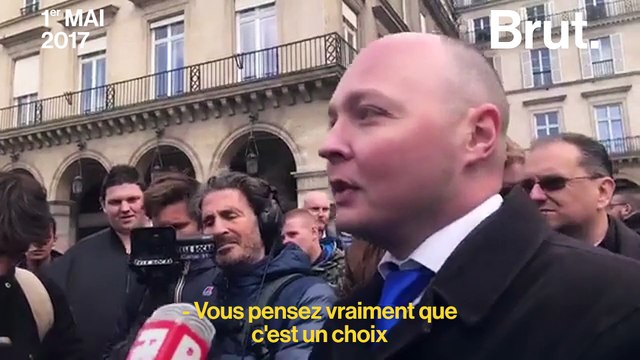 Un comédien tente de dialoguer avec des militants d'extrême droite le 1er mai