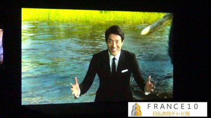 スクリーンを破って登場！松岡修造さん『ネイチャー』を小学生に授業