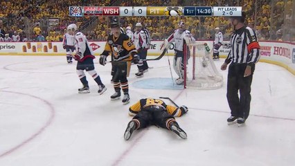 Sidney Crosby takes cross-check to the face!