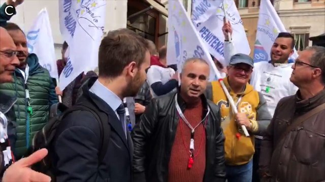 Roma - Concorso polizia penitenziaria, giovani in protesta