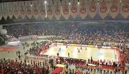 Ολυμπιακός - Εφές 3-2 γλέντι στο ΣΕΦ 2