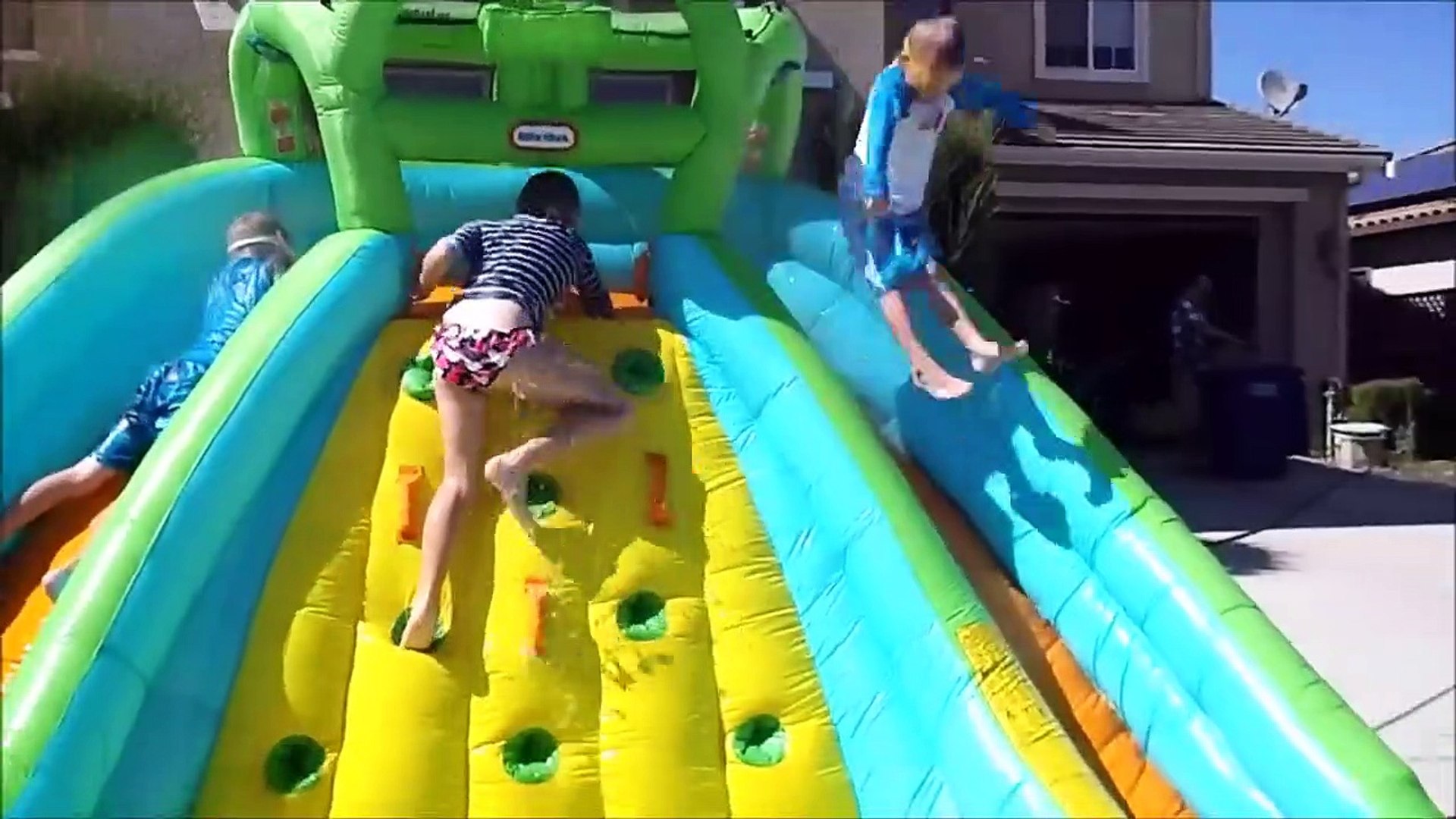 Little Tikes Rocky Mountain River Race Inflatable