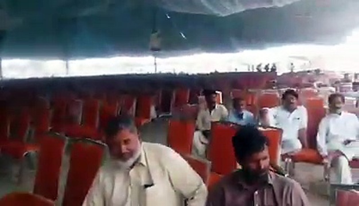 lakhon ka jalsa