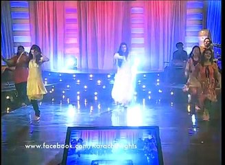 Neelum Munir and Komal Rizwi Very Hot and Dance - YouTube