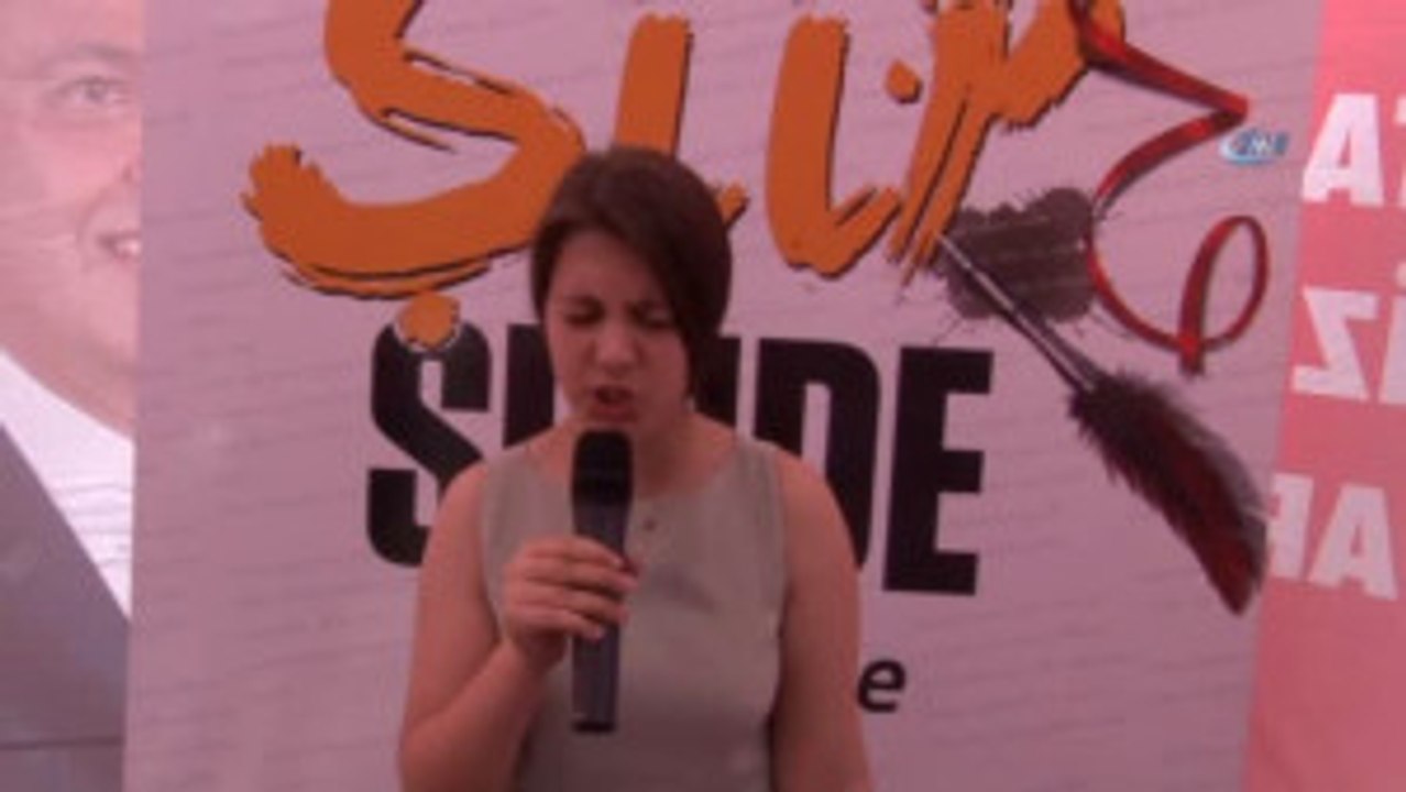 Gençler, Nazım Hikmet Şiir Günleri İçin Şiir Okudu