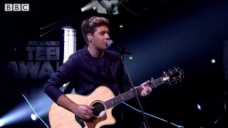 Niall Horan - This Town (Radio 1's Teen Awards 2016)-YM71hSWvX8E