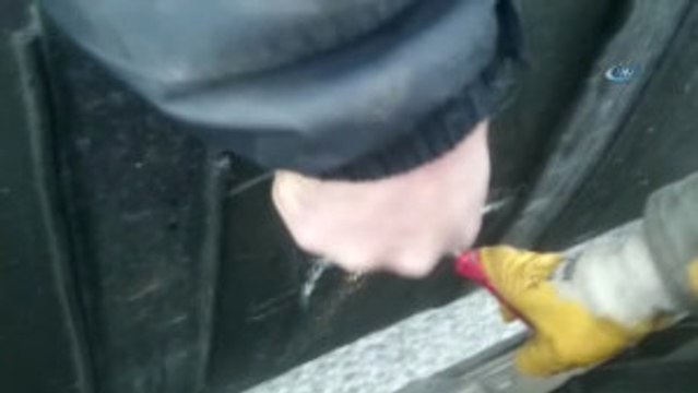 Tırın Yakıt Deposundan 3 Bin Paket Kaçak Sigara Çıktı