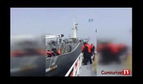 Rus savaş gemisinin mürettebatının kurtarılma anı kamerada