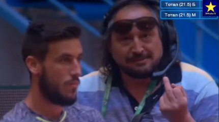 Srednji prst u kadru prije meča Džumhur-Čilić (3.5.2017)