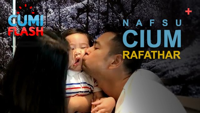 Dicium Raffi dan Gigi, Bibir Rafathar Sampe Monyong - CumiFlash 03 Mei 2017