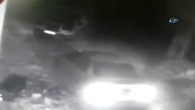 Para Kasasını Tek Başına Çalan Hırsız Kasayı Otomobile Yükleyip Böyle Çaldı