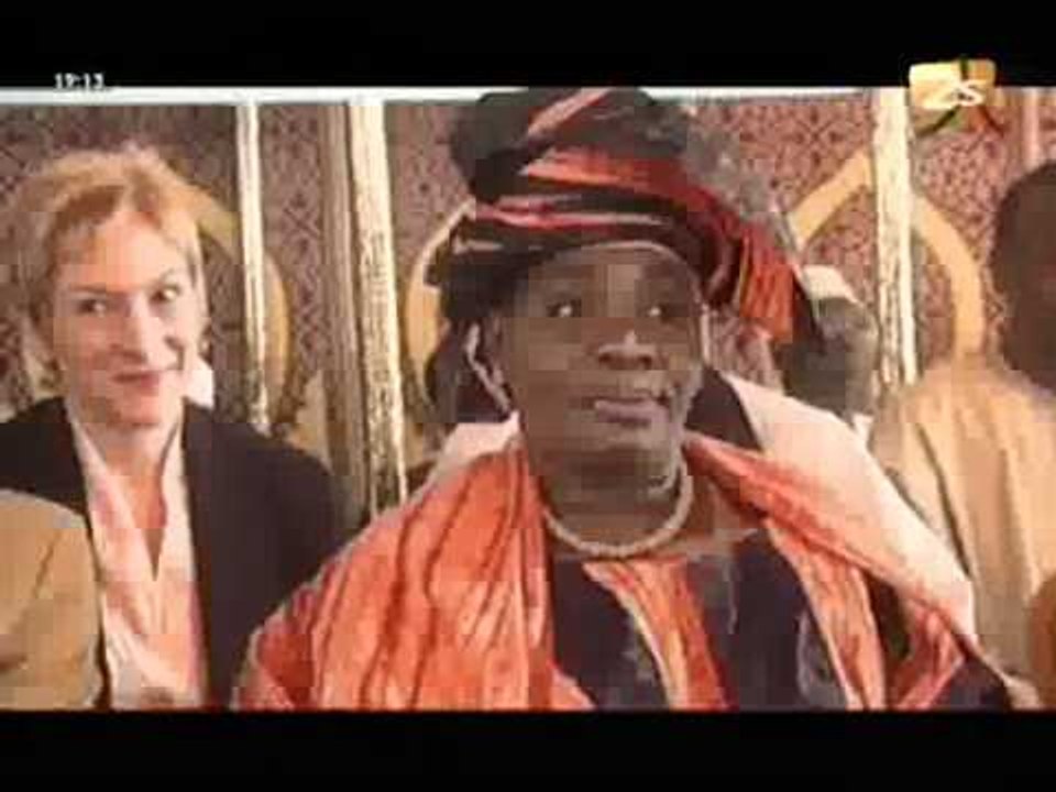 L'Ambasseur des USA fait un Don de Matériels au Daara Seydi Djamil - Xibaar Yi Soir - 12 Mai 2012